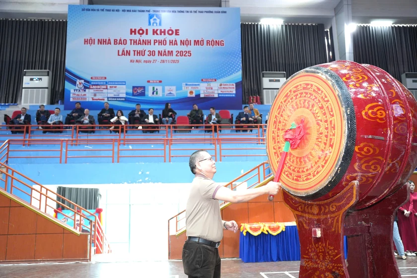 Dấu ấn 30 năm sân chơi thể thao, giao lưu của người làm báo Thủ đô - Ảnh 2.