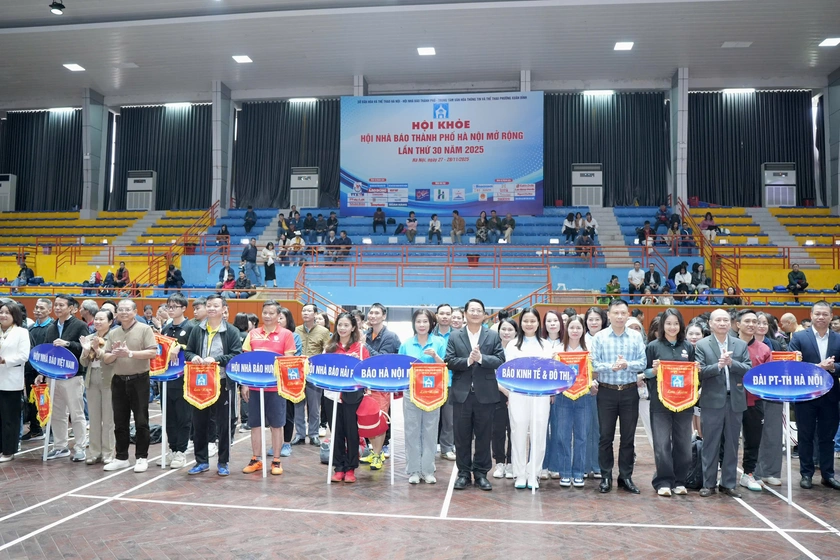 Dấu ấn 30 năm sân chơi thể thao, giao lưu của người làm báo Thủ đô - Ảnh 3.