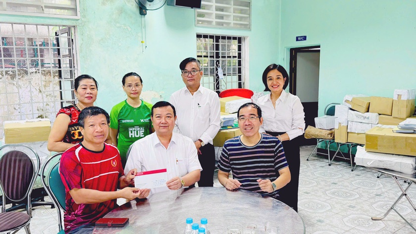 Agribank hỗ trợ kịp thời các tỉnh miền Trung khắc phục hậu quả lũ lụt do mưa lũ lịch sử - Ảnh 3.