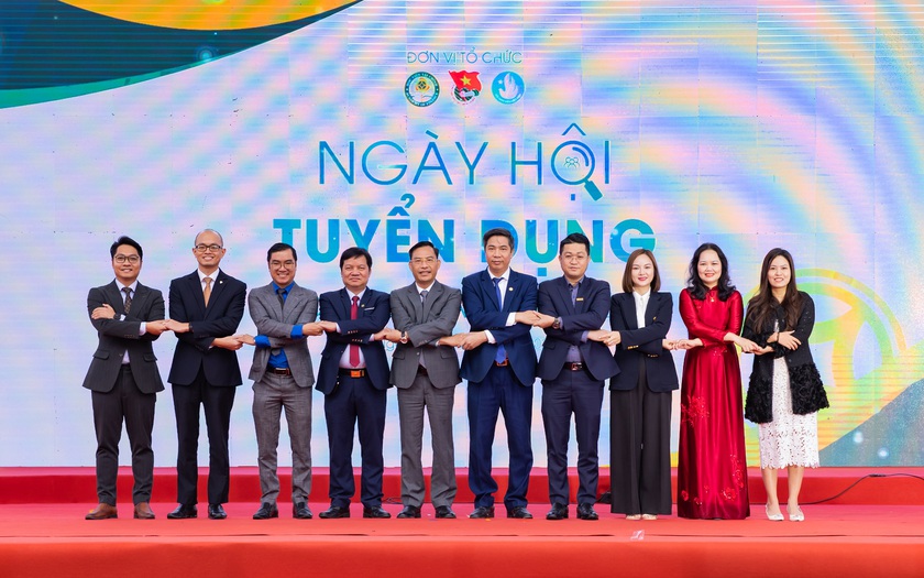 Agribank đồng hành cùng Ngày hội tuyển dụng 2025 Học viện Tài chính, mang đến cơ hội việc làm cho hàng nghìn sinh viên - Ảnh 4.