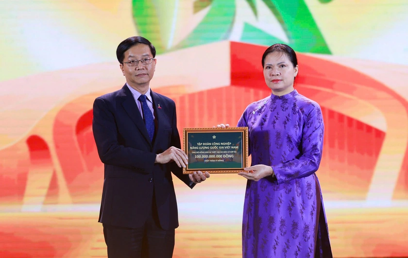 Ấm áp nghĩa tình Petrovietnam để kịp thời hỗ trợ các tỉnh miền Trung bị thiên tai - Ảnh 3.