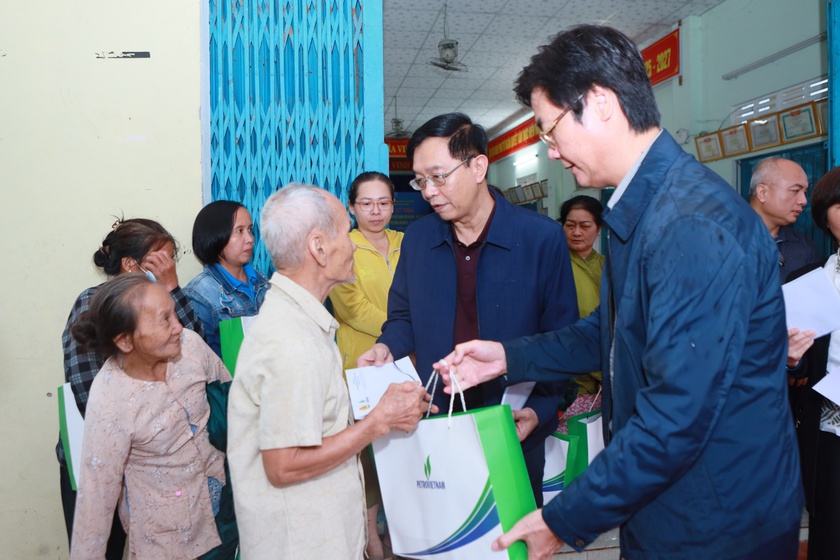 Nghĩa tình Petrovietnam: Bền bỉ đồng hành, sẻ chia với những mảnh đời khó khăn - Ảnh 1.