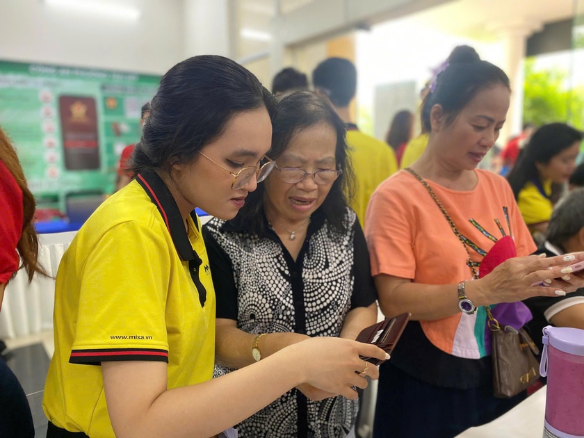 Thuế Thành phố Hồ Chí Minh và MISA ký kết hợp tác hỗ trợ hộ kinh doanh chuyển từ thuế khoán sang kê khai thuế - Ảnh 3.