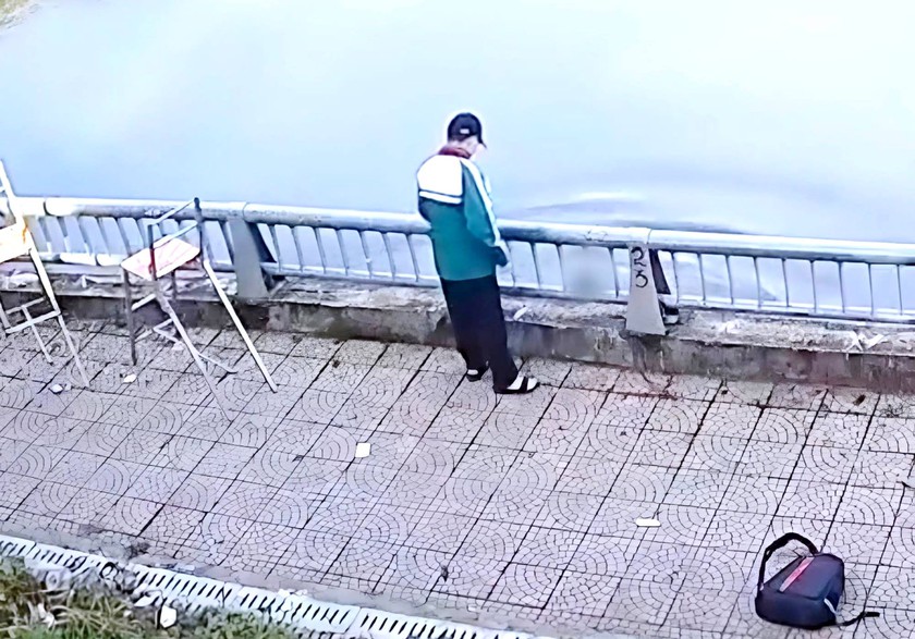 Học sinh lớp 8 hành hung, hất bạn học xuống hồ nước tại phường Yên Bái (Lào Cai) - Ảnh 2.