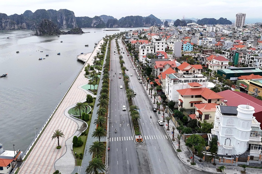 Hết tháng 10 năm 2025, tổng thu ngân sách Quảng Ninh vượt dự toán trung ương và tỉnh giao- Ảnh 2. Hết tháng 10 năm 2025, tổng thu ngân sách Quảng Ninh vượt dự toán trung ương và tỉnh giao- Ảnh 2.