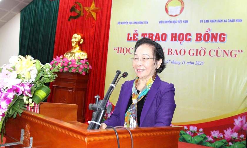 Trung ương Hội Khuyến học Việt Nam trao 250 suất học bổng "Học không bao giờ cùng" - Ảnh 2.