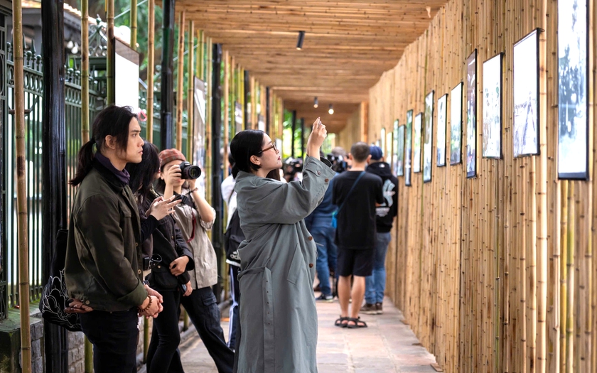 Tới Văn Miếu - Quốc Tử Giám xem triển lãm “Khoa thi Hương cuối thế kỷ XIX” - Ảnh 1.