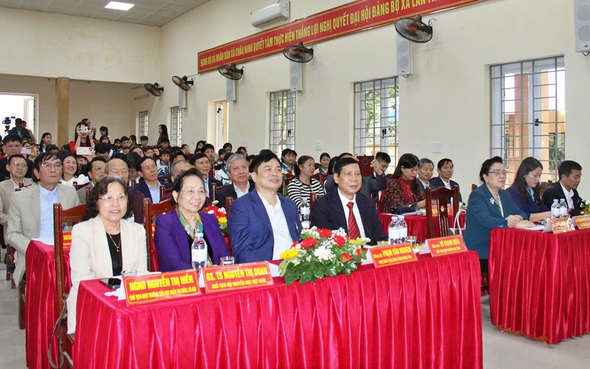 Hội Khuyến học Việt Nam trao 250 suất học bổng "Học kh&ocirc;ng bao giờ c&ugrave;ng" tại Hưng Y&ecirc;n - Ảnh 3.