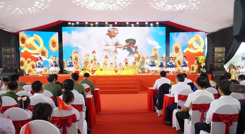 Khởi công xây dựng 9 trường phổ thông nội trú liên cấp ở Nghệ An - Ảnh 1.