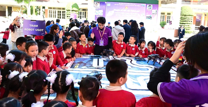 Hải Phòng, thúc đẩy đổi mới giáo dục qua Ngày hội STEM – AI – Robotics - Ảnh 2.