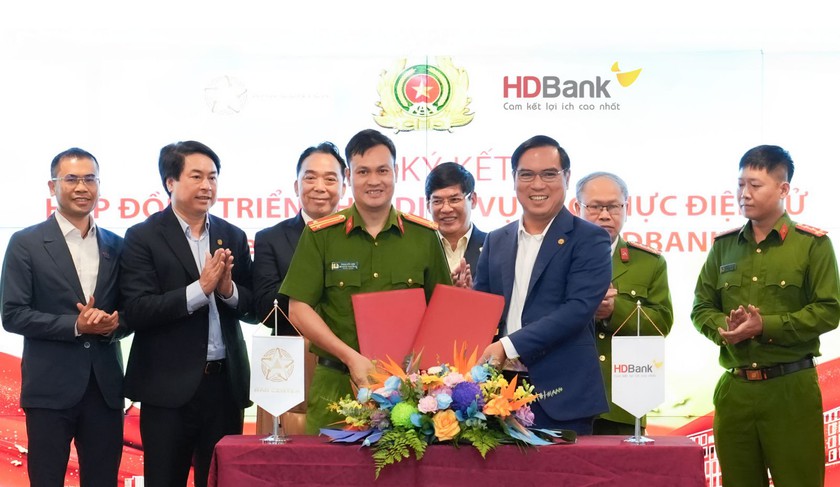 HDBank hợp t&aacute;c với Trung t&acirc;m RAR &ndash; Bộ C&ocirc;ng an: T&iacute;ch hợp VNeID, mang trải nghiệm số thuận tiện cho kh&aacute;ch h&agrave;ng- Ảnh 1.