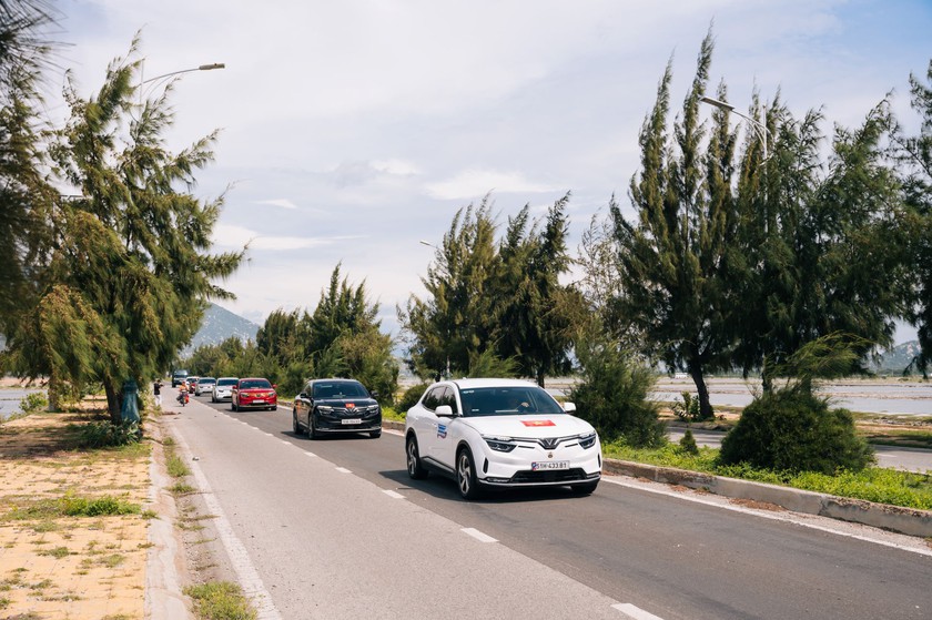 Người dùng VinFast VF 8: Cảm giác như lái “siêu xe”, với chi phí chưa tới 1 tỷ đồng- Ảnh 2. Người dùng VinFast VF 8: Cảm giác như lái “siêu xe”, với chi phí chưa tới 1 tỷ đồng- Ảnh 2.