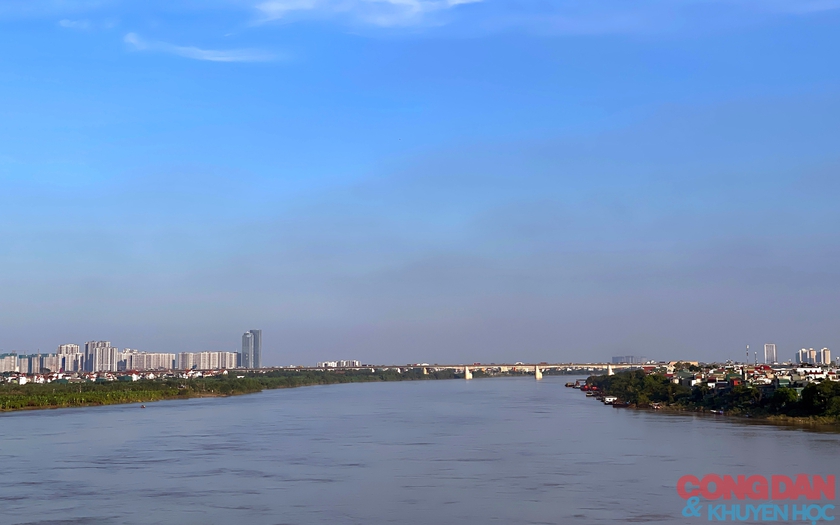 Hà Nội yêu cầu 19 xã, phường hoàn thành giải phóng mặt bằng trước 31/12, để triển khai 7 cây cầu qua sông Hồng - Ảnh 1.