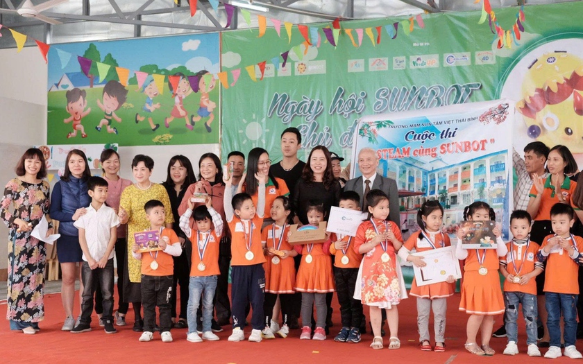 PGS.TS Nguyễn Võ Kỳ Anh: Một tấm lòng nhân hậu, trái tim không mệt mỏi vì trẻ thơ - Ảnh 3.