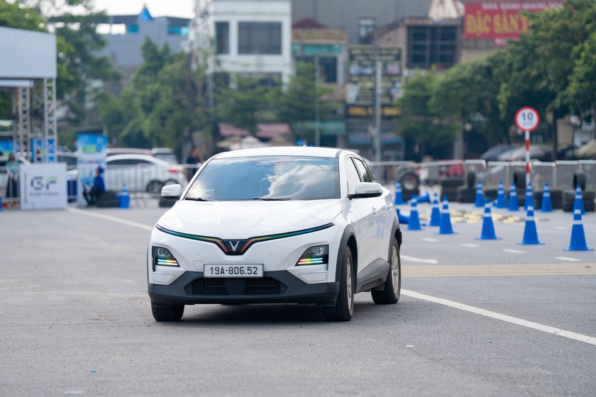 VinFast VF 6: SUV 5 chỗ đáng sở hữu nhất cho gia đình trẻ, tối ưu cả trải nghiệm lẫn chi phí- Ảnh 1.