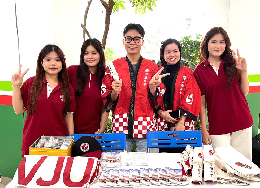 Trường Đại học Việt Nhật thêm 2 tổ hợp tuyển sinh mới - Ảnh 1.