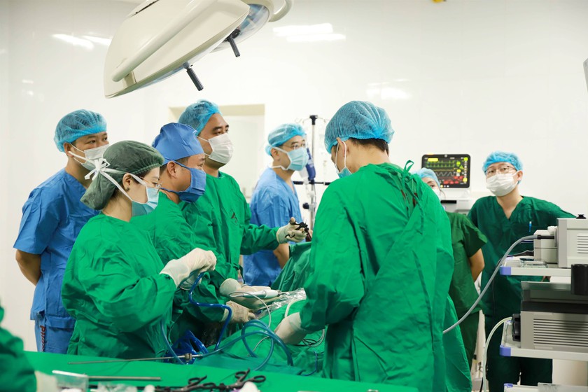 Người cha ở L&agrave;o Cai hiến thận cứu con trai th&agrave;nh c&ocirc;ng - Ảnh 2.