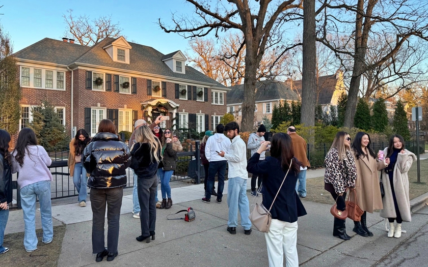 S&ocirc;i động du lịch phim trường m&ugrave;a lễ hội gi&aacute;ng sinh 2025 - Ảnh 2.