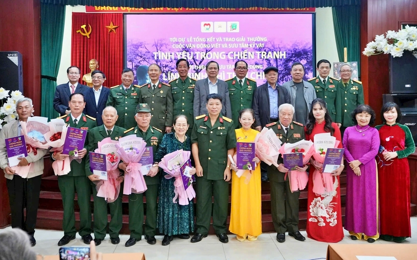 "T&igrave;nh y&ecirc;u trong chiến tranh" qua những trang s&aacute;ch mới - Ảnh 2.