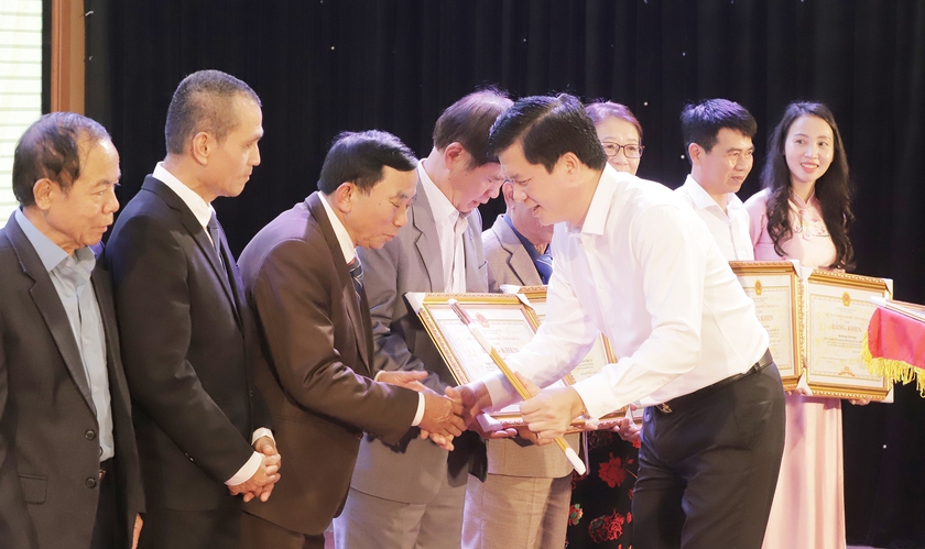 Nghệ An sơ kết 5 năm thực hiện đề án xây dựng xã hội học tập - Ảnh 12.