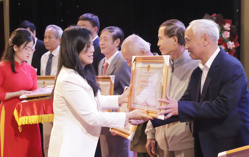 Nghệ An sơ kết 5 năm thực hiện đề án xây dựng xã hội học tập - Ảnh 13.