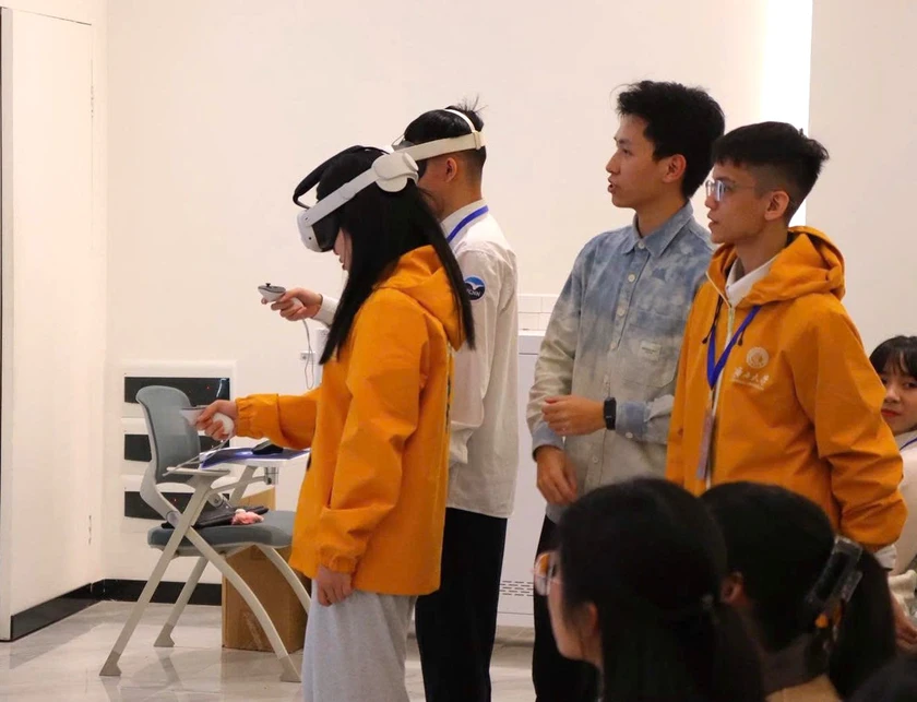 Định hướng gi&aacute;o dục sinh vi&ecirc;n &yacute; thức lập nghiệp, &yacute; thức tr&aacute;ch nhiệm, trở th&agrave;nh c&ocirc;ng d&acirc;n học tập - Ảnh 1.