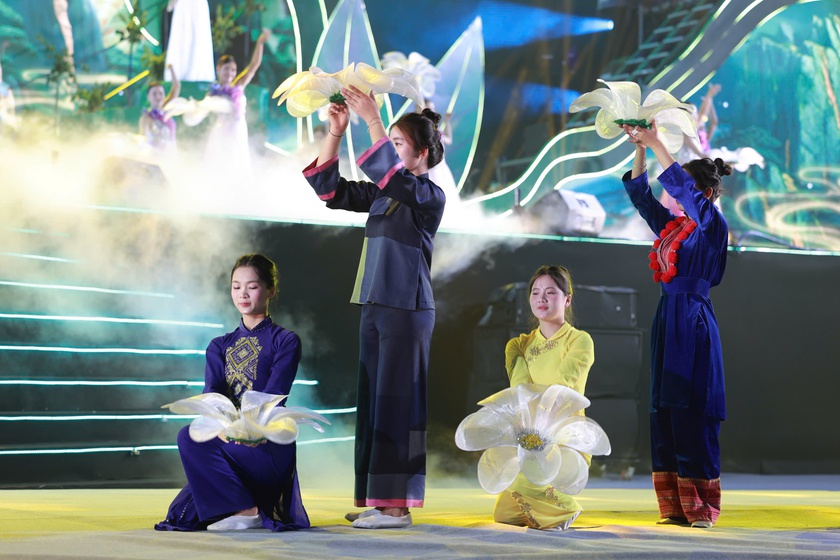 KHAI MẠC LỄ HỘI &ldquo;TH&Aacute;I NGUY&Ecirc;N &ndash; HƯƠNG SẮC DANH TR&Agrave;&rdquo; NĂM 2025 - Ảnh 7.