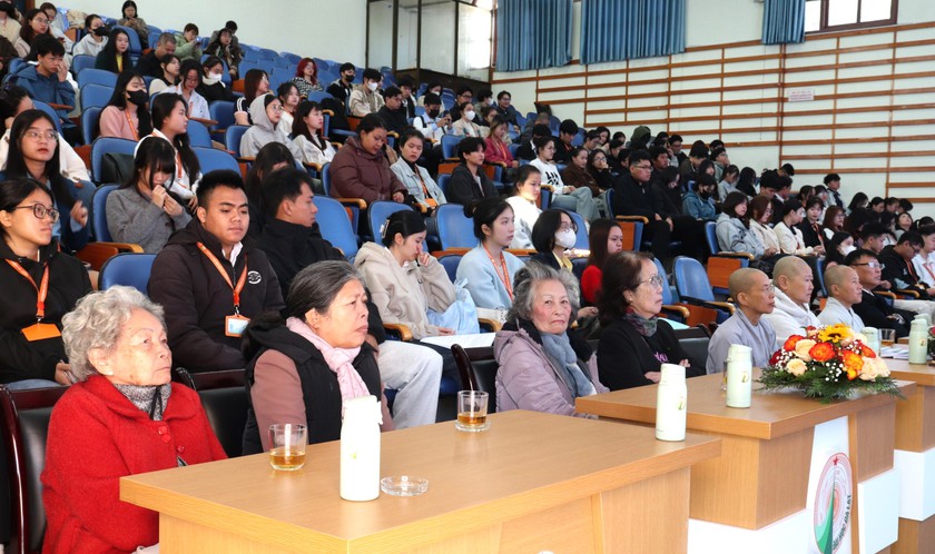 Hội Khuyến học tỉnh Lâm Đồng trao 119 suất học bổng cho sinh viên Trường Đại học Đà Lạt - Ảnh 5.