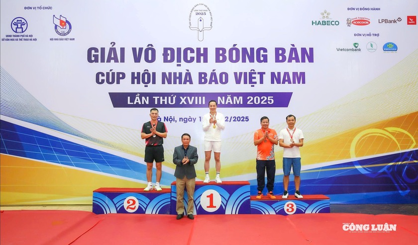 Giải v&ocirc; địch b&oacute;ng b&agrave;n C&uacute;p Hội Nh&agrave; b&aacute;o Việt Nam 2025: Ng&agrave;y hội gi&agrave;u t&iacute;nh kết nối của c&aacute;c nh&agrave; b&aacute;o - Ảnh 6.