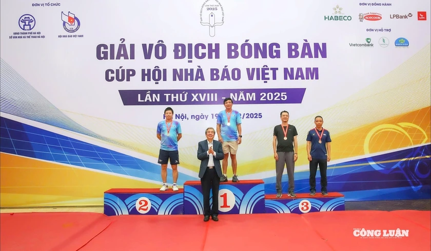Giải v&ocirc; địch b&oacute;ng b&agrave;n C&uacute;p Hội Nh&agrave; b&aacute;o Việt Nam 2025: Ng&agrave;y hội gi&agrave;u t&iacute;nh kết nối của c&aacute;c nh&agrave; b&aacute;o - Ảnh 15.