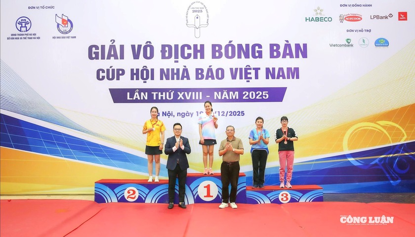 Giải v&ocirc; địch b&oacute;ng b&agrave;n C&uacute;p Hội Nh&agrave; b&aacute;o Việt Nam 2025: Ng&agrave;y hội gi&agrave;u t&iacute;nh kết nối của c&aacute;c nh&agrave; b&aacute;o - Ảnh 14.
