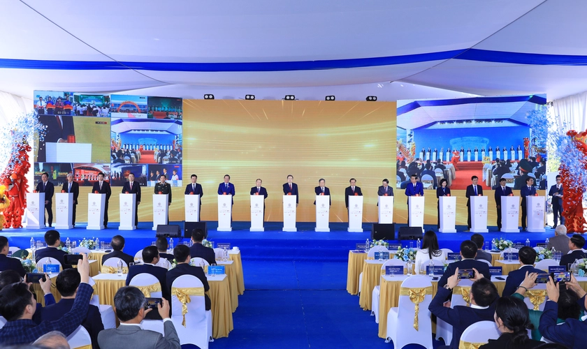 Kỳ t&iacute;ch s&ocirc;ng Hồng: Khi doanh nghiệp lớn c&ugrave;ng tham gia kiến tạo tầm nh&igrave;n trăm năm- Ảnh 3.