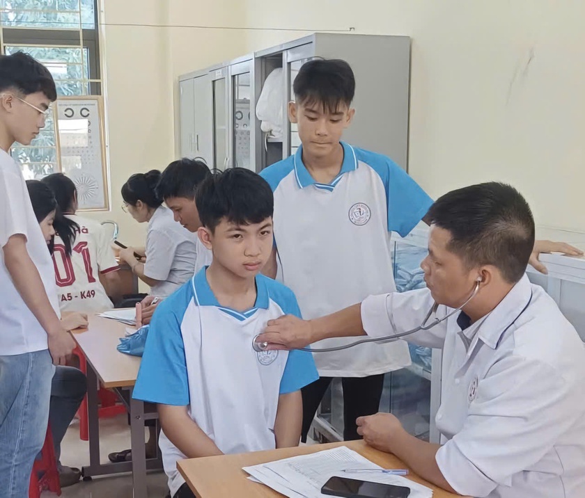 X&acirc;y dựng m&ocirc;i trường học đường an to&agrave;n l&agrave; mục ti&ecirc;u h&agrave;ng đầu của Quảng Ninh - Ảnh 2.