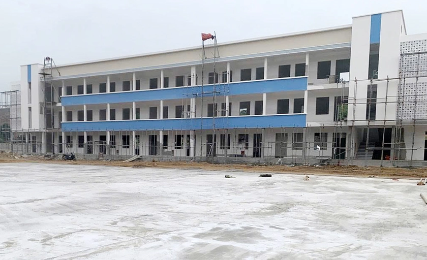 Sắp b&agrave;n giao đưa v&agrave;o sử dụng Trường Phổ th&ocirc;ng D&acirc;n tộc nội tr&uacute; Con Cu&ocirc;ng - Ảnh 3.