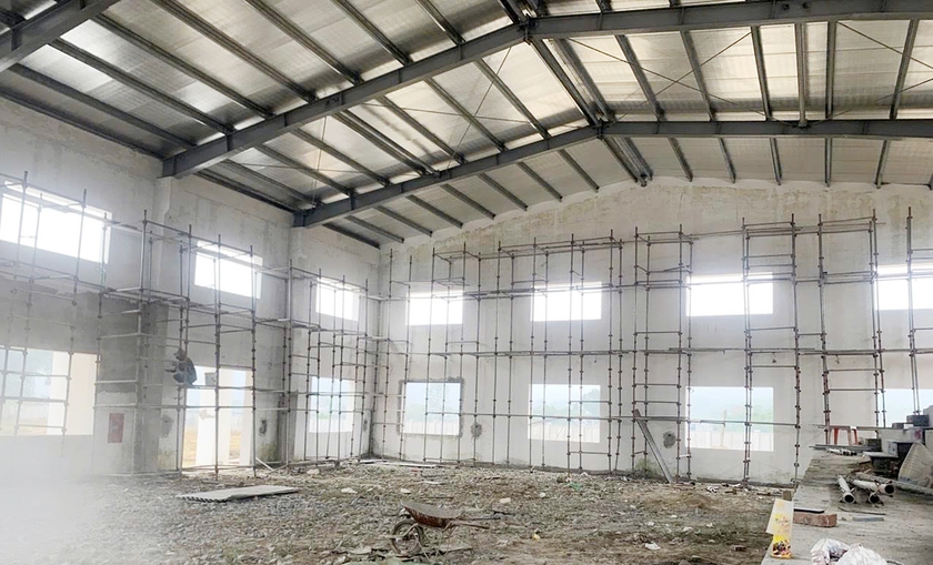 Sắp b&agrave;n giao đưa v&agrave;o sử dụng Trường Phổ th&ocirc;ng D&acirc;n tộc nội tr&uacute; Con Cu&ocirc;ng - Ảnh 4.