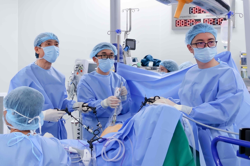 Vinmec Cần Thơ phẫu thuật bảo tồn chức năng tiêu hóa cho bệnh nhân ung thư trực tràng trẻ tuổi- Ảnh 2. Vinmec Cần Thơ phẫu thuật bảo tồn chức năng tiêu hóa cho bệnh nhân ung thư trực tràng trẻ tuổi- Ảnh 2.