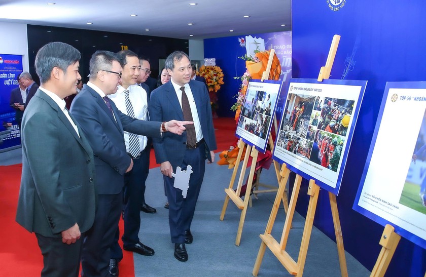 Trao Giải ảnh "Khoảnh khắc B&aacute;o ch&iacute;" 2025 mang tinh thần "Bản lĩnh Việt Nam" - Ảnh 3.