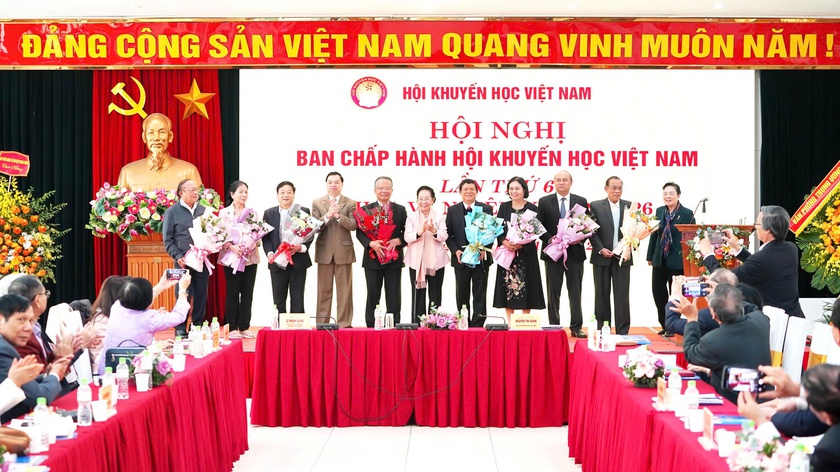 Hội nghị Ban Chấp h&agrave;nh Hội Khuyến học Việt Nam lần thứ 6, kh&oacute;a VI nhiệm kỳ 2021-2026 - Ảnh 12.
