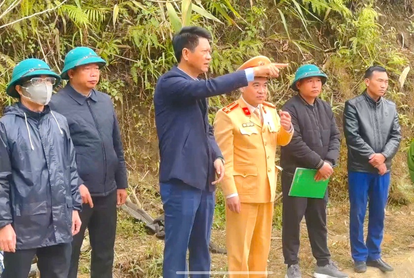 L&agrave;o Cai khẩn trương khắc phục vụ lật xe kh&aacute;ch, l&agrave;m 9 người tử vong  - Ảnh 2.