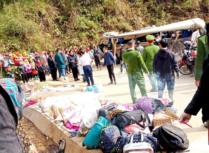 L&agrave;o Cai khẩn trương khắc phục vụ lật xe kh&aacute;ch, l&agrave;m 9 người tử vong  - Ảnh 6.
