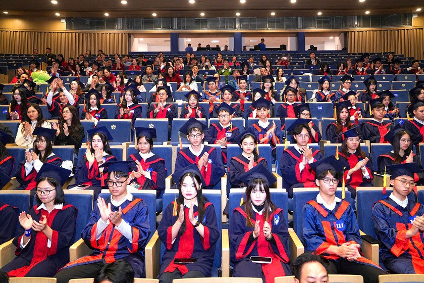 Hải Ph&ograve;ng vinh danh 225 học sinh, sinh vi&ecirc;n xuất sắc ti&ecirc;u biểu năm 2025 - Ảnh 4.