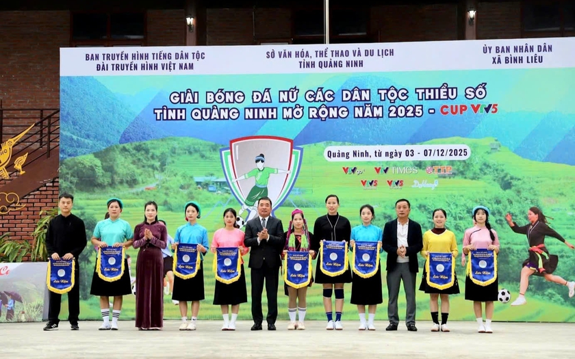 Khai mạc Giải Bóng đá nữ các dân tộc thiểu số Quảng Ninh mở rộng 2025 - Ảnh 1.