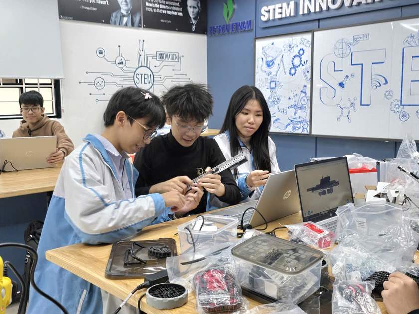 Giới thiệu phòng STEM tại Trường Lam Sơn, Thanh Hoá - Ảnh 1.
