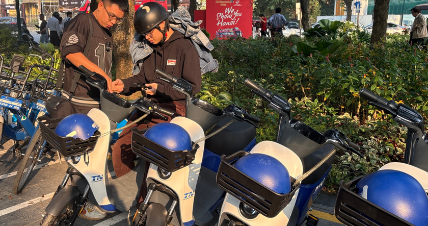 Hà Nội triển khai mô hình xe điện hai bánh công cộng - Ảnh 1.