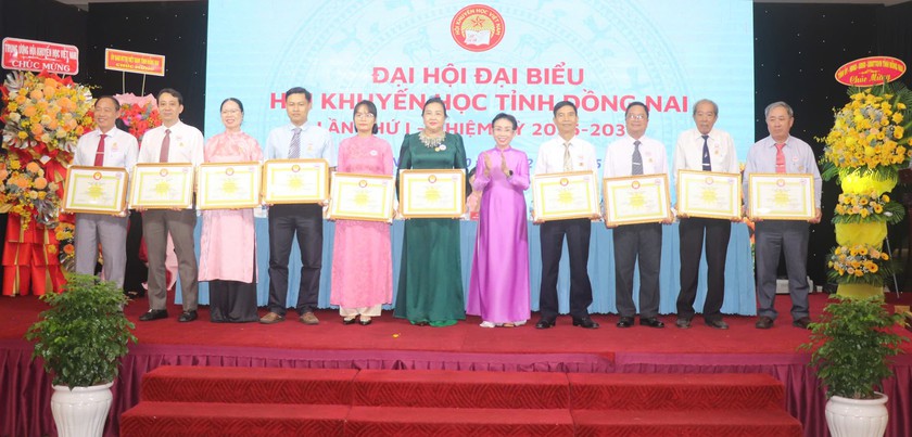 Hội Khuyến học tỉnh Đồng Nai khẳng định bản lĩnh, vai tr&ograve; tổ chức x&atilde; hội c&oacute; tr&aacute;ch nhiệm ch&iacute;nh trị cao - Ảnh 4.