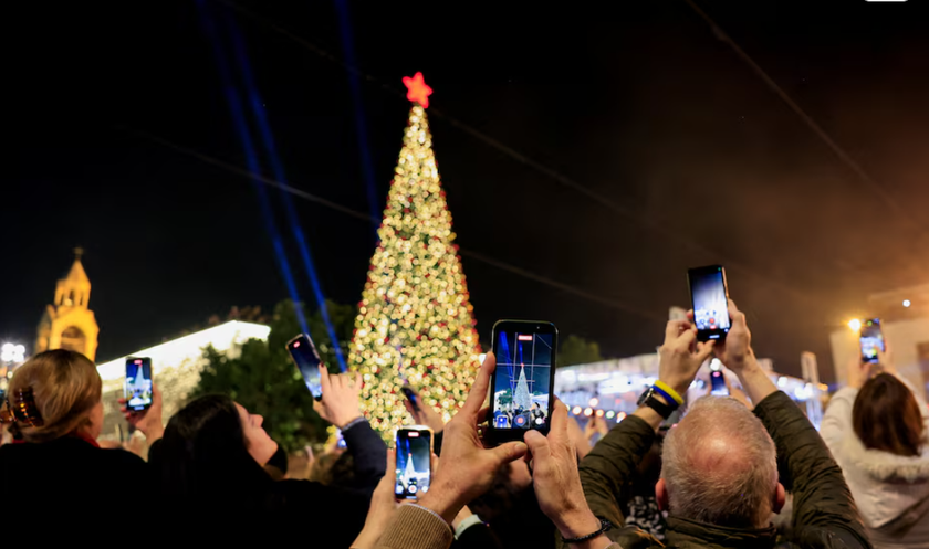 Không khí Giáng sinh khi mở cửa thành phố Chúa sinh- Ảnh 2. Không khí Giáng sinh khi mở cửa thành phố Chúa sinh- Ảnh 2.