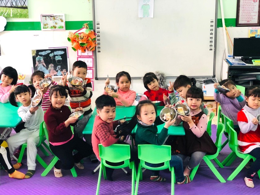 Hỗ trợ bữa ăn b&aacute;n tr&uacute; - ch&iacute;nh s&aacute;ch nh&acirc;n văn cần thực thi bằng tinh thần nh&acirc;n văn - Ảnh 1.