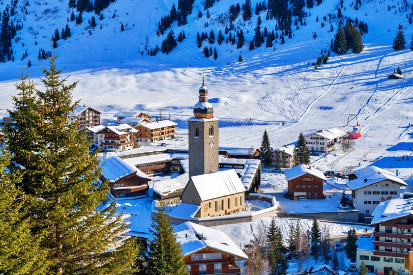 Thành phố Hồ Chí Minh - điểm đến hấp dẫn du khách "trốn đông" - Ảnh 4.