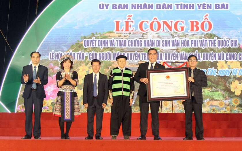 Lễ hội “Gầu Tào” của người Mông (Yên Bái) được chứng nhận Di sản Văn hóa phi vật thể cấp Quốc gia  - Ảnh 1.