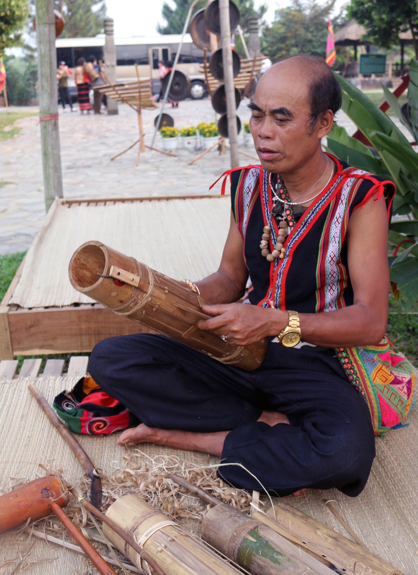 Chapi - cây đàn đong đầy hồn người Raglai - Ảnh 4.